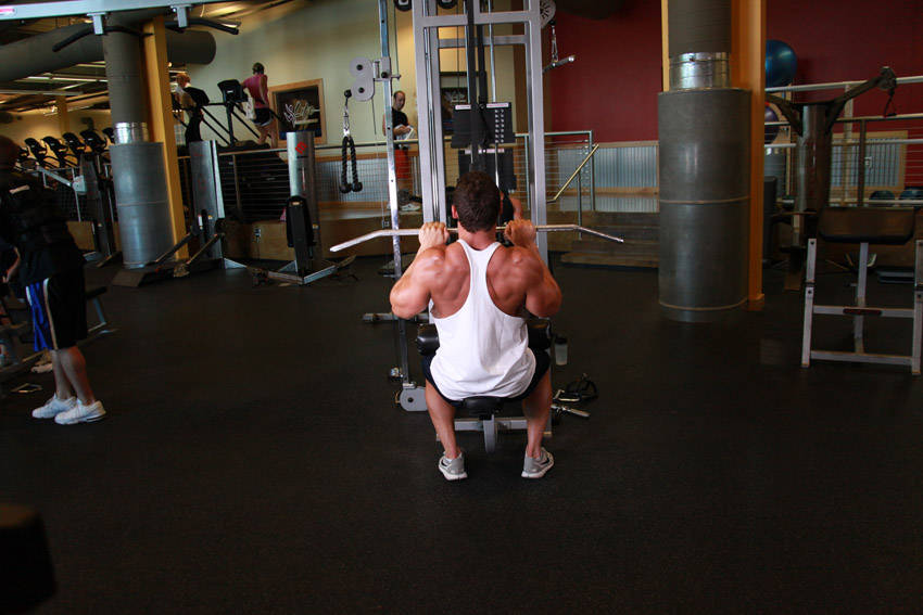 Close-Grip Front Lat Pulldown