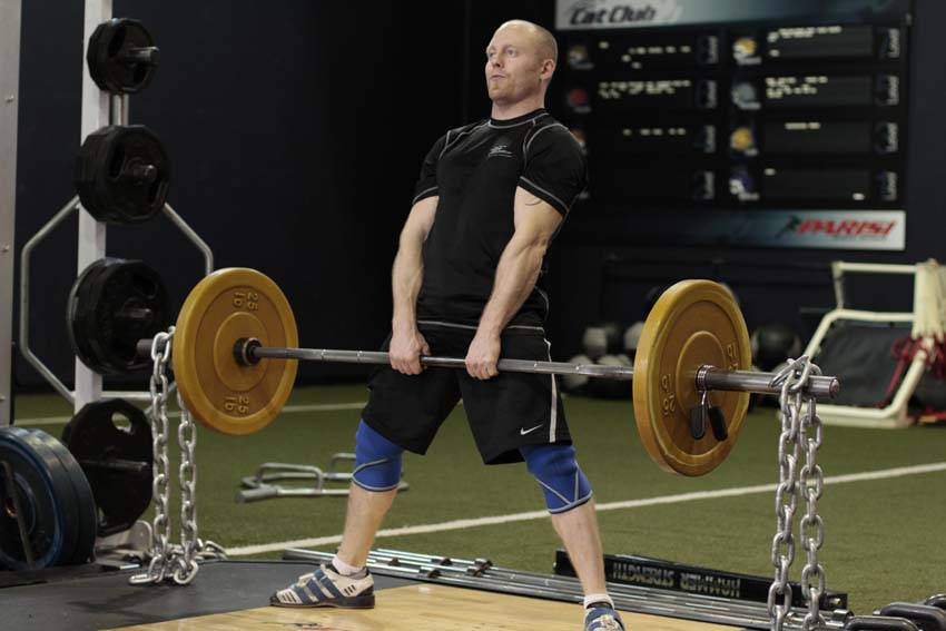 Sumo Deadlift with Chains